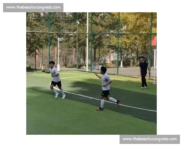 以球门为中心，探索足球比赛中攻防转换的关键因素与战术布局